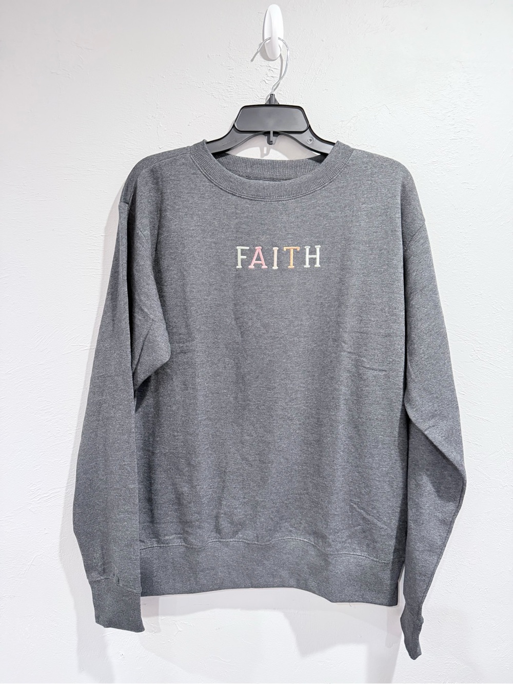 Love in Faith FAITH Embroidered Gray Crewneck Sweatshirt Women’s M